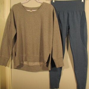 Active Life Gray Sweatshirt & Blue Leggings